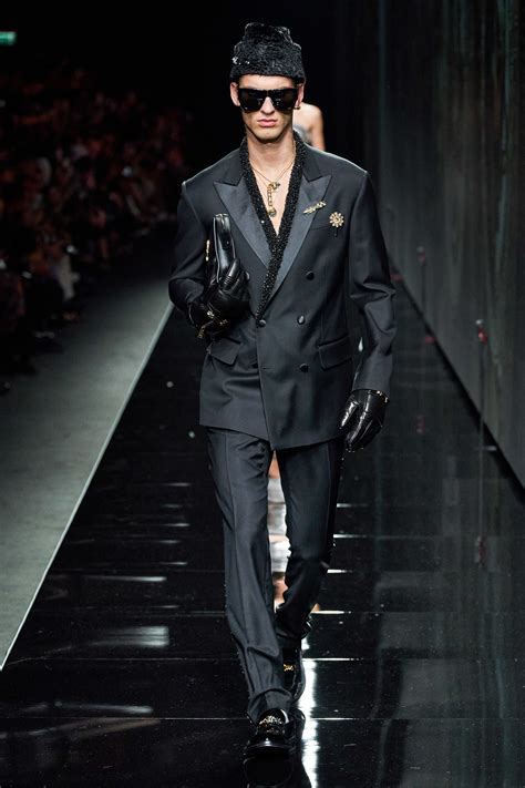 modelos hombres de versace|Versace para hombre.